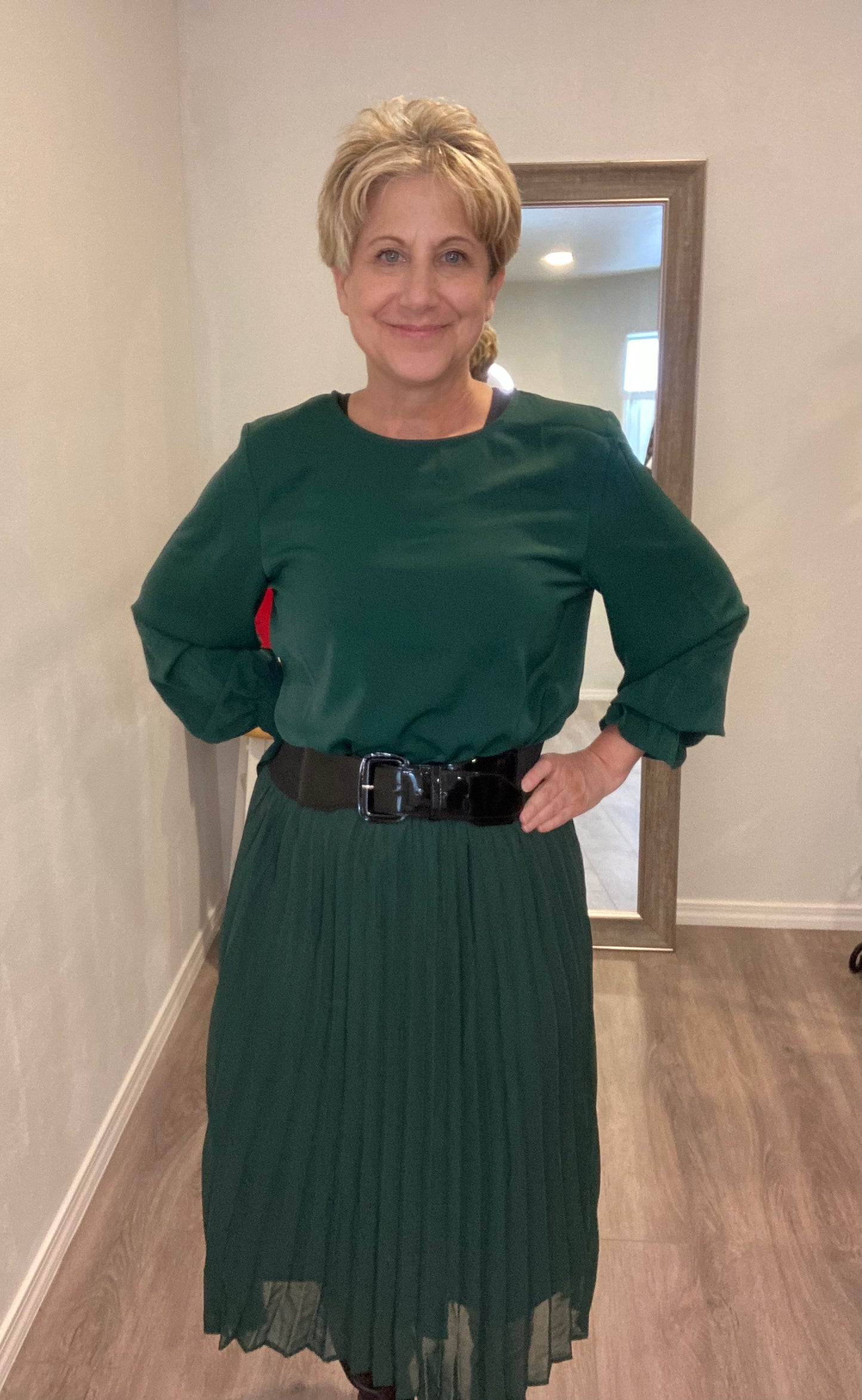 Chiffon Midi Pleated Skirt - Dark Green – Ruthie's Novel Chiffon Midi Pleated Skirt - Dark Green – Ruthie's Novel